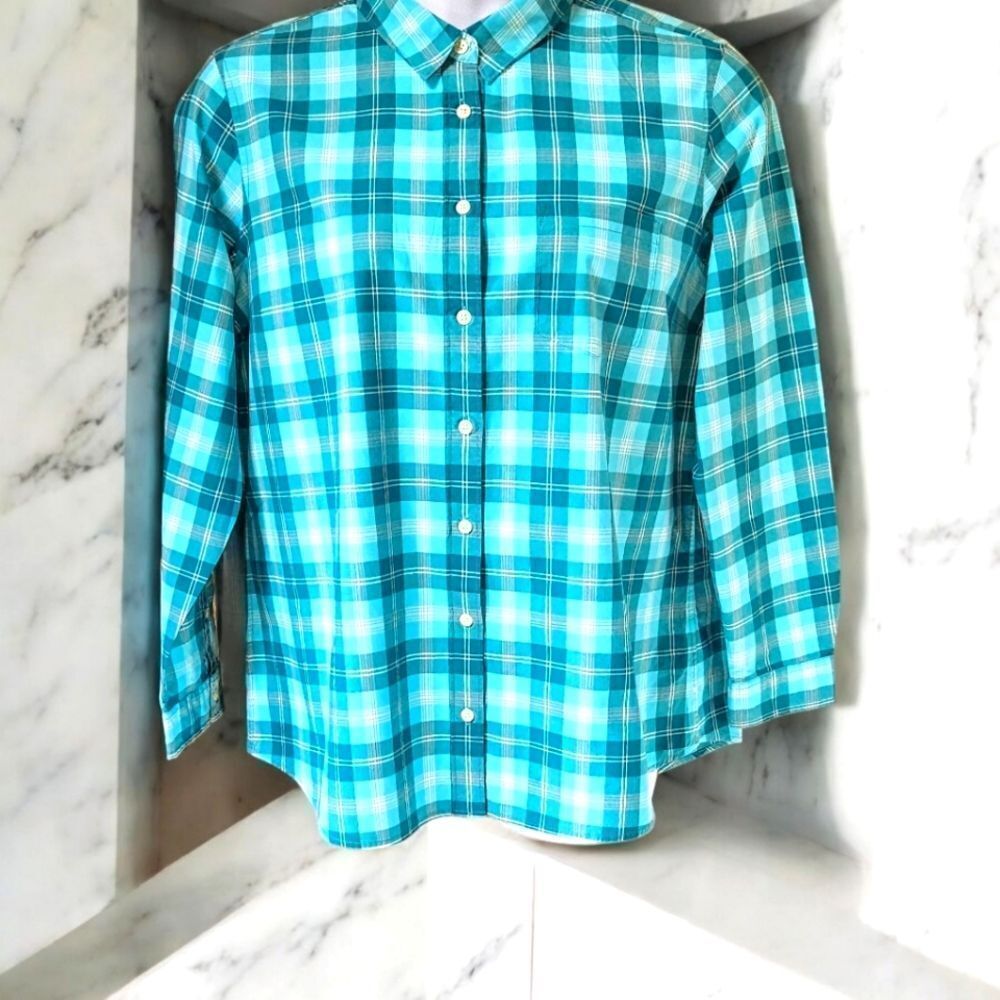 L. L. BEAN Women's Pretty Plaid Long Sleeve Button-Up Shirt. Size XL